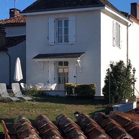 Gite Des Roses Oradour-Fanais Екстер'єр фото